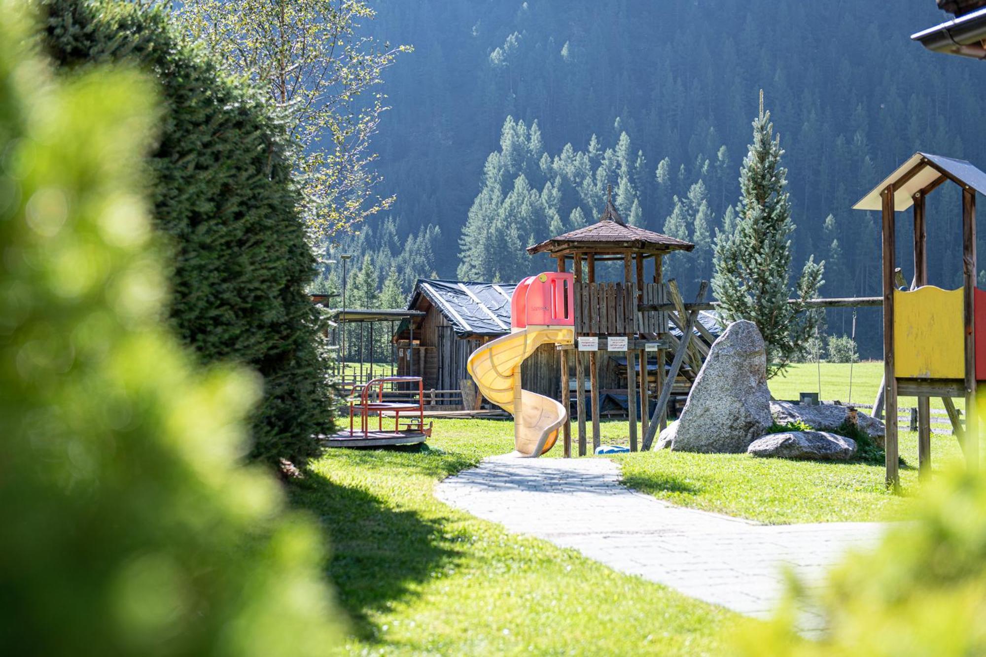 Hotel Bacher Riva di Tures Ngoại thất bức ảnh